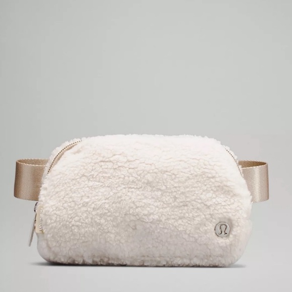 Lululemon 🍋 Fleece Everywhere Belt Bag Ivory Trench NEW - Picture 1 of 12
